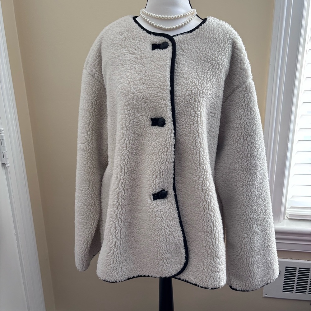 UNIVERSAL THREADS Goods Co.  Fuzzy Jacket with unique details